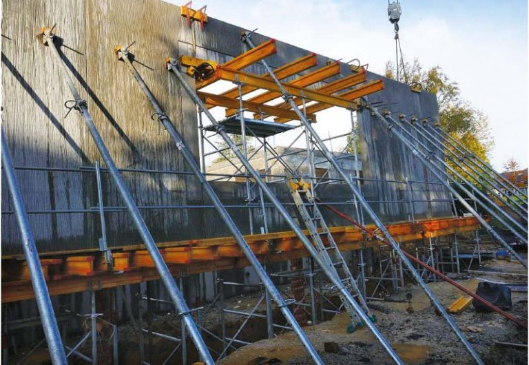 Échafaudage en construction pour un mur avec étai TP 6-10 mètres et poutrelle bois PF20 + Échafaudage en construction pour un mur avec étai TP 6-10 mètres et poutrelle bois PF20 +